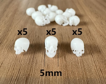 Realistic looking 1:48 scale Miniature human skull -  for horror diorama, dollhouse, arts and crafts replica white (Set of 15)