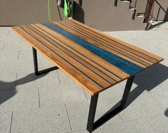 Dining table in solid oak and EPOXY