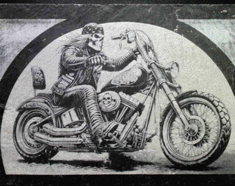 Schiefertafel mit Fotogravur, Skeletton Biker