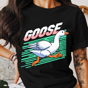 Silly Goose T-Shirt - Fun and Quirky Running Goose Shirt - Unisex Graphic Tee - Perfect Gift for Animal Lovers