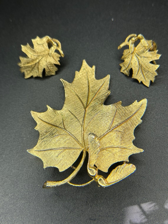 Lisner Maple leaf brooch and ear rings