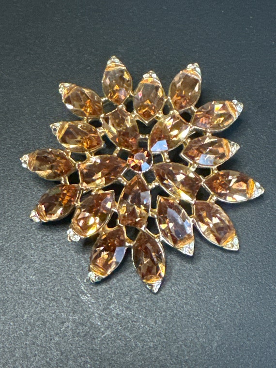 The Wilhelmina Starburst brooch