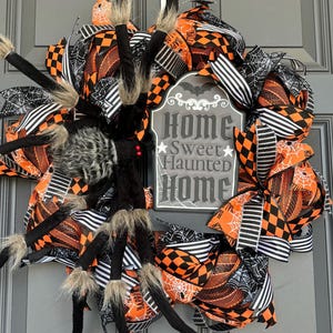 Halloween haunted house wreath, Halloween spooky spider wreath, Handmade Halloween,  Gothic Halloween, Halloween party decor, Tarantula