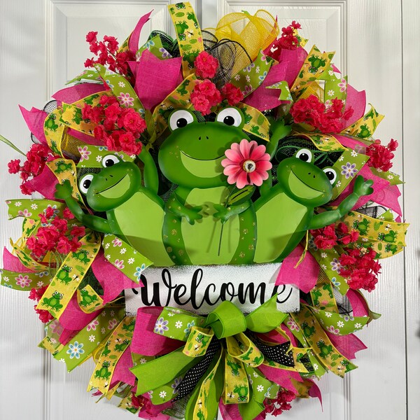 Summer Wreath Spring Wreath Year round Wreath Front door Wreath Frog Wreath Whimsical Wreath Green Wreath Porch Decor