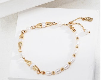 Golden Elegance: Vintage Gold Pearl Bracelet with Adjustable Chain Length - 925 Silver/Natural Pearls - Celestial Charm