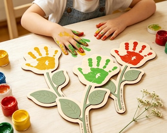Letrero personalizado con huellas de manos y flores para el Día de la Madre, Letrero DIY con huellas de manos para el primer Día de la Madre, Regalo del Día de la Madre para mamás primerizas de parte de sus hijos, Regalo para mamá y abuela.