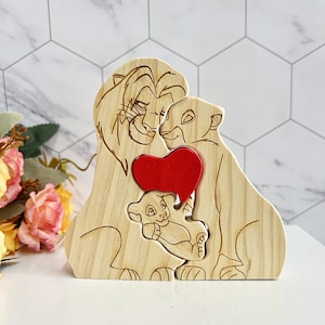 Rompecabezas de madera personalizado de la familia de leones - Rompecabezas con nombre familiar grabado - Regalo de recuerdo familiar - Familia de animales - Regalo para el Día de la Madre - Regalo para el Día del Padre imagen 4