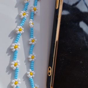 Personalized Phone Charm, Daisy Phone Charm, Daisy Chain, Flower Bead Phone Charm, Gift For Her, valentine day, Sunflower phone charm