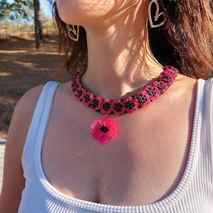 Crochet necklace,traditional Turkish oya flower necklace, needle lace jewelry, gothic necklace,unique gift,bib,black flower handwoven collar