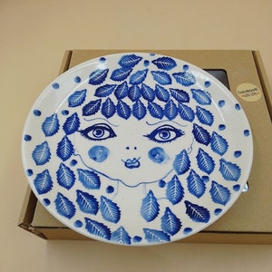 Hand-painted dessert plate from the lady blue eye series