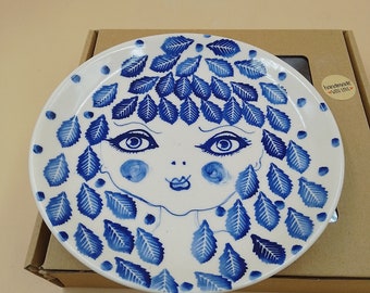Hand-painted dessert plate from the lady blue eye series