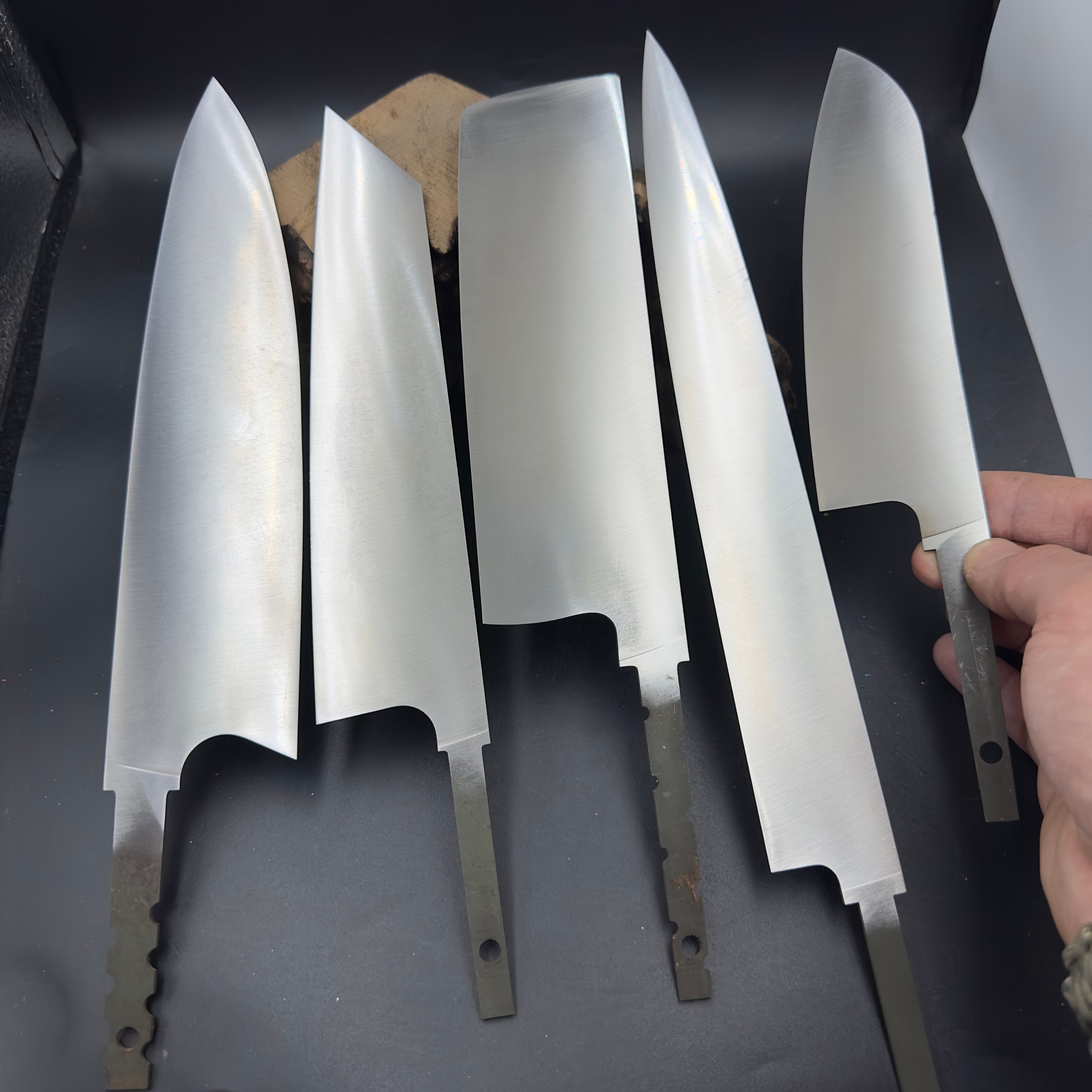 Lot De 4 Couteaux De Cuisine En Acier Inoxydable Doré Avec Manche Bois Et Lame Fleurie