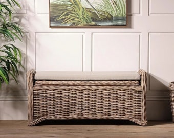 panier en osier, cube en rotin, chaise en bois, chaise tressée, mobilier de jardin, décoration de maison