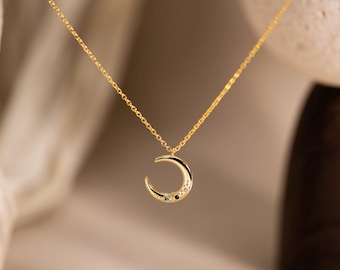 Custom Moon Pendant Necklace with Birthstone, Minimalist 3 Birthstone Necklace, Dainty Family Birthstone Jewery, Gift for Mom, Birthday Gift