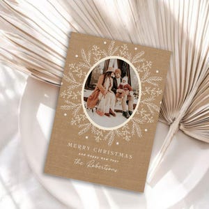 Cartão de Natal oval vintage com aparência de linho extravagante, cartão de Natal vintage marrom com foto, modelo de cartão de Natal com foto, modelos Boho Canva