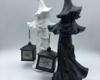 Statua in resina di strega di Halloween Scultura di fantasmi con lanterna Messaggero infernale Artigianato spaventoso Halloween Fata Ornamento da giardino Decorazioni per la casa
