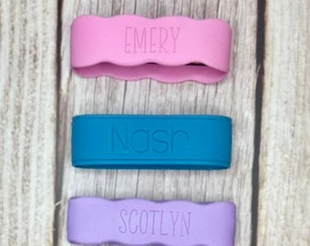 Personalisierte Flaschenbänder, Silikonbänder, wiederverwendbare Etiketten, Schule, Kindergarten, Sport, Namensbänder, personalisierbar, wasserfest, Schnabeltassen, Geschenk, Kinder
