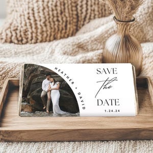 Speichern Sie das Datum Schokoladentafel Wrapper Vorlage Bearbeitbar Candy Bar Wrapper Hochzeitseinladung Paare Foto Laden Braut Bräutigam Bild SD1 ein