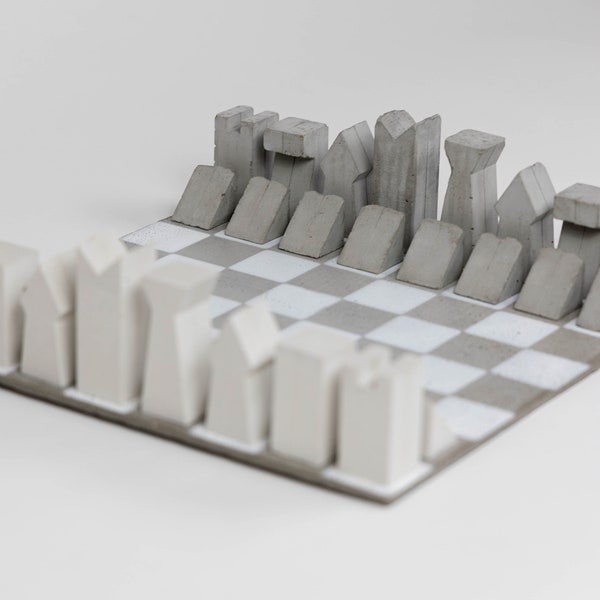 Jeu d'échecs minimaliste fait main en béton véritable