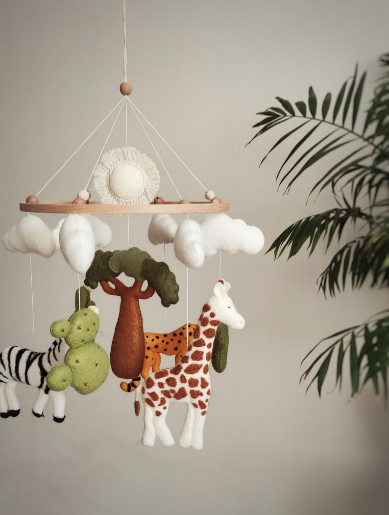 Neutral baby mobile animals Africa nursery mobile felt zdjęcie 3