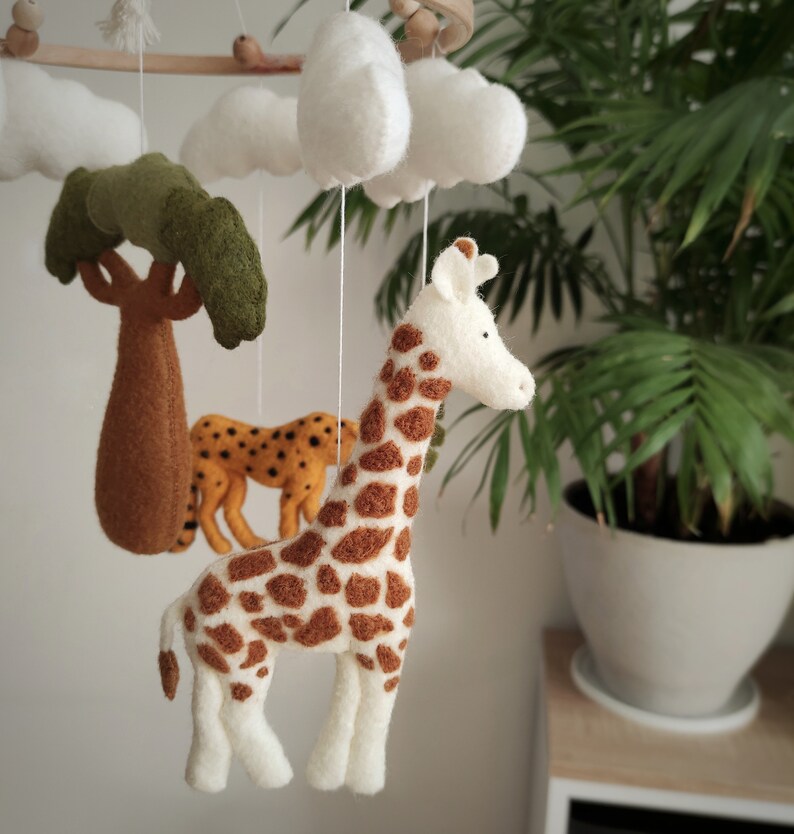 Neutral baby mobile animals Africa nursery mobile felt zdjęcie 7