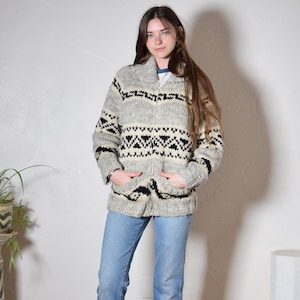 Vintage 1970s Hand Knit COWICHAN Neutral Wool Geometric Boho Cardigan Sweater Jacket