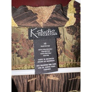 Vintage patchworkjas in bruin, groen en goud met bloemenprint, maat 16. afbeelding 6