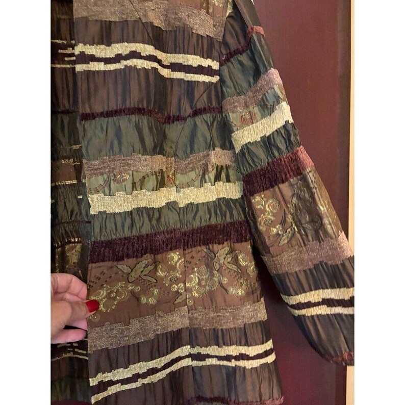 Vintage patchworkjas in bruin, groen en goud met bloemenprint, maat 16. afbeelding 5
