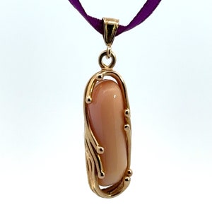 14KT Solid Yellow Gold Genuine Pink Coral Pendant