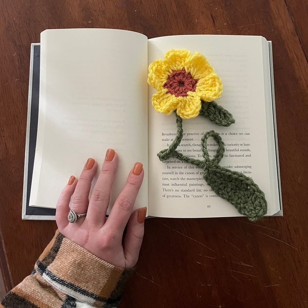 Crochet Flower Bookmark - Handmade - sunflower - gifts for her