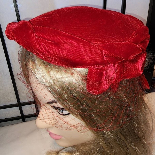 Vintage velvet hat 1950s red velvet cocktail hat bows veil mid century rockabilly 20.5 in.