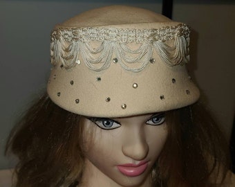 Sale vintage 1950s 60s hat round cream felt hat tassel trim prong set rhinestones pillbox hat rockabilly mod boho 22 in. a few spots