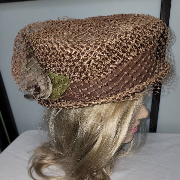 Unworn 1950s Hat Round Brown Straw Hat Lt Blue Flower Top Net Veil NWT Mid Century 21 in.