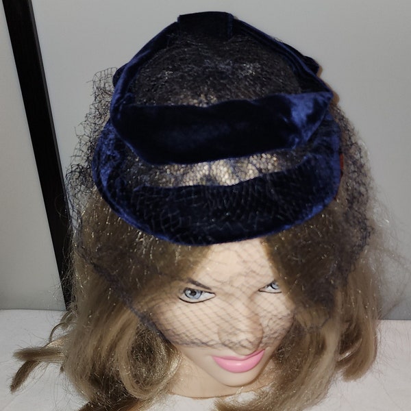 Vintage Fascinator Hat 1950s Dark Blue Velvet Ribbon Bow Lace Net Small Round Perch Hat Mid Century torn veil