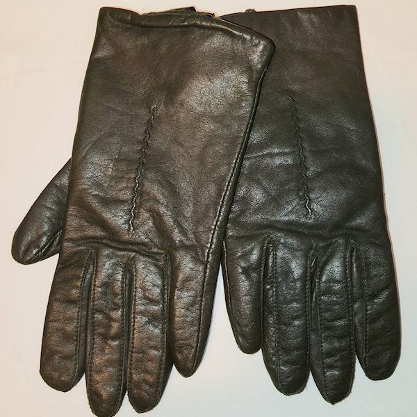 Vintage leather gloves 1990s 00s dark olive green soft leather lined winter gloves thinsulate lining boho s