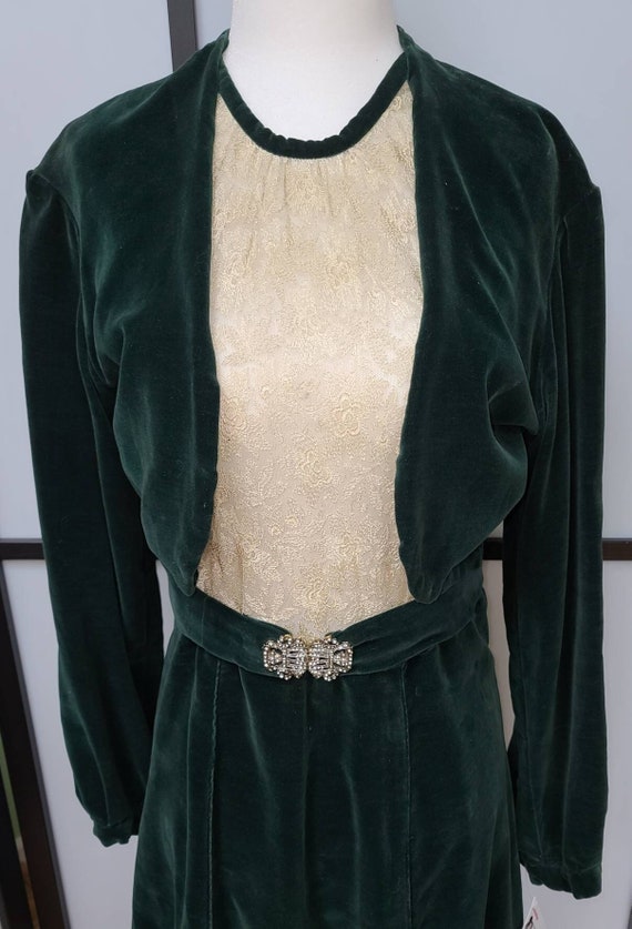 Vintage 1930s dress green velvet dress cream lace… - image 3