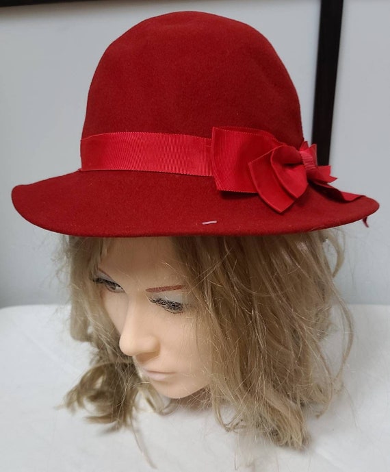 Vintage red hat 1960s 70s red felt bowler hat lar… - image 5