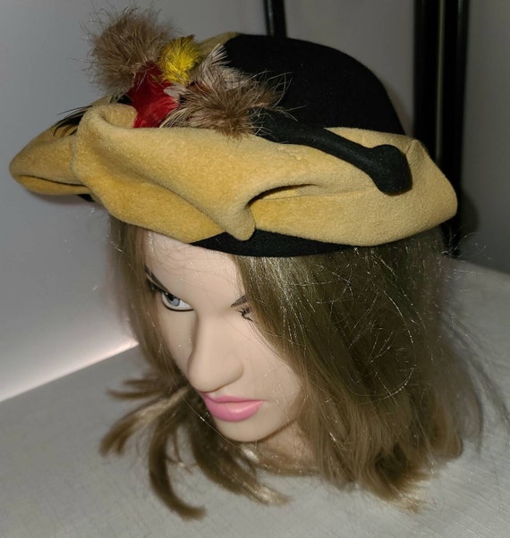 Sale vintage 1940s 50s hat two tone tan black asym