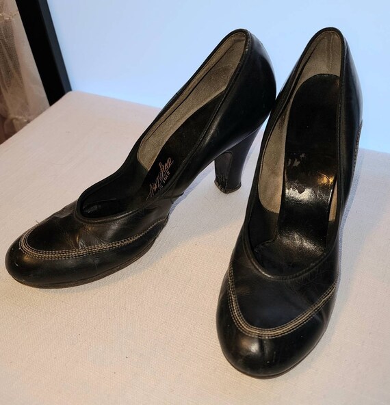 Vintage 1930s 40s shoes black leather round toe p… - image 3