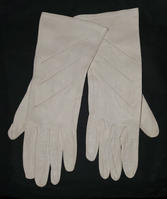 Vintage leather gloves 1950s 60s mid length cream… - image 3