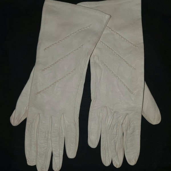 Vintage leather gloves 1950s 60s mid length creamy white leather gloves diagonal stitching rockabilly boho 7.5 small stain