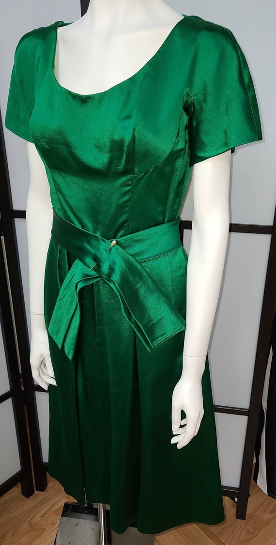 Vintage satin dress 1950s 60s bright green satin … - image 5