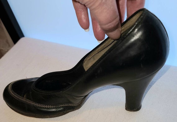 Vintage 1930s 40s shoes black leather round toe p… - image 7