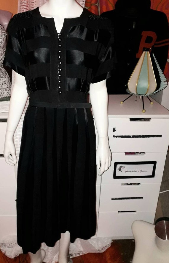 Vintage 1940s 50s dress black rayon crepe satin c… - image 4