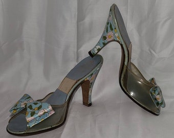 Vintage springolators 1950s blue floral print clear vinyl springolators slip on mules heels bows rockabilly pinup xs