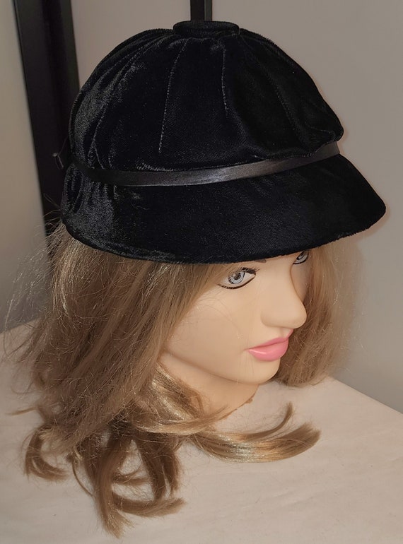 Vintage Velvet Hat 1960s Black Velvet Equestrian S
