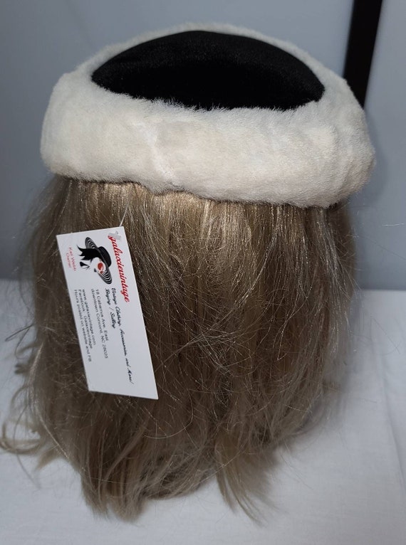 Sale vintage 1950s hat black velvet white faux fu… - image 6