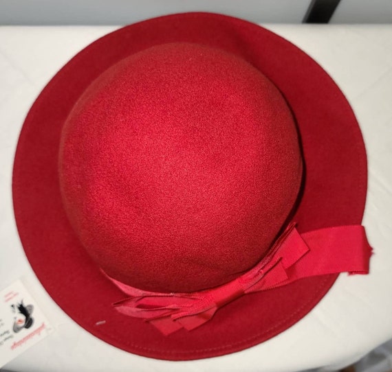 Vintage red hat 1960s 70s red felt bowler hat lar… - image 8