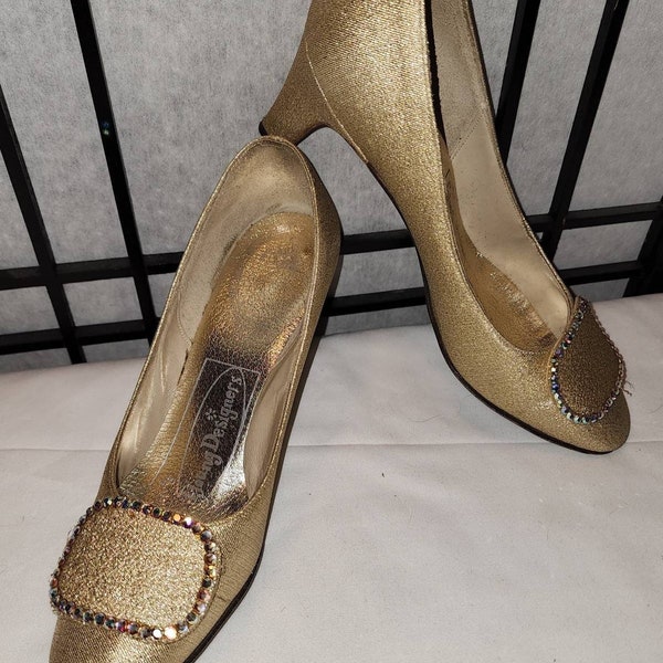 Vintage gold shoes 1950s 60s sparkly gold metallic low heel pumps crystal trimmed ornaments mid century rockabilly mod 5 b