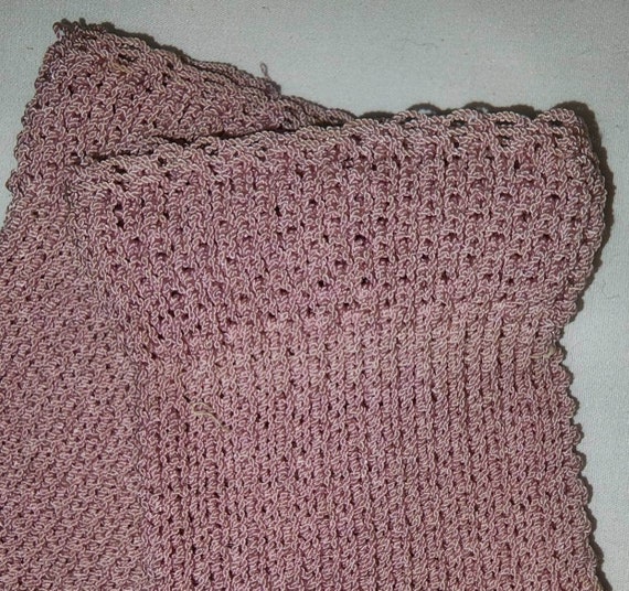 Vintage knit gloves 1930s 40s mauve pink patterne… - image 2